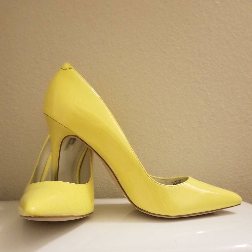 BCBGENERATION Yellow Pumps